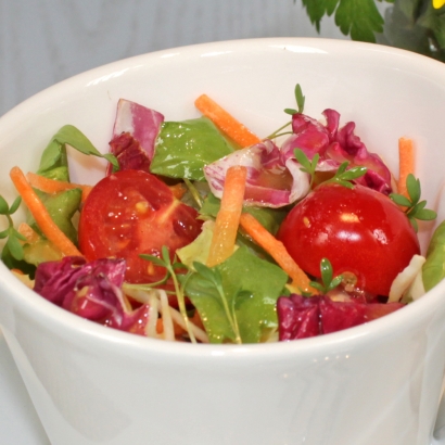 Gartensalat mit Hanföldressing