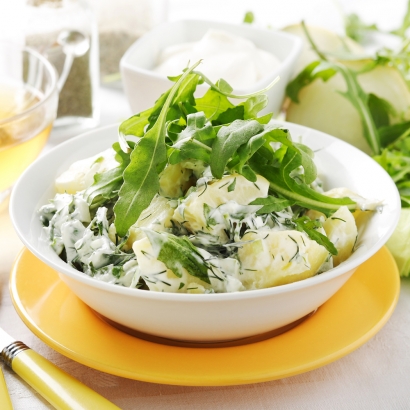 Kartoffelsalat mit Kräutern und Rucola