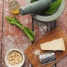 Bärlauchpesto mit Parmesan, Cashewkernen und Sonnenblumenkernen
