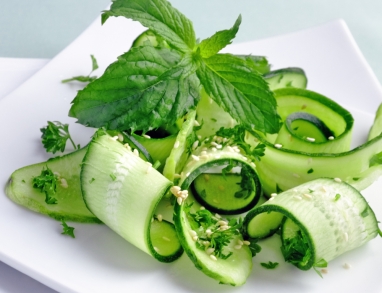 Gurkensalat mit Minze Gurkensalat mit Minze