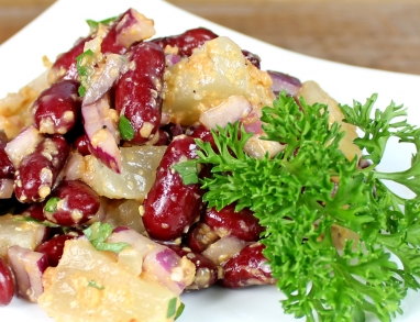 Proteinreicher Salat mit Harzer Käse und Kidney Bohnen 