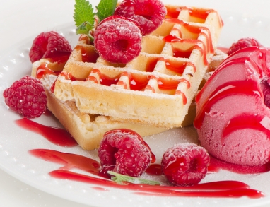 Dinkelwaffeln mit Beeren Dinkelwaffeln mit Beeren