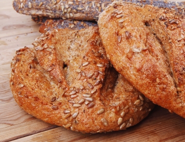 rauchige Roggenbrötchen rauchige Roggenbrötchen